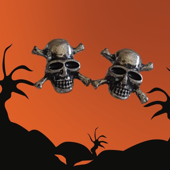 Skull & Bones Earrings Silver Studs - Picture 1 of 6